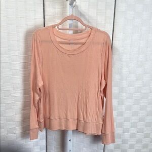 Old‎ Navy Women's Peach Long Sleeve Top